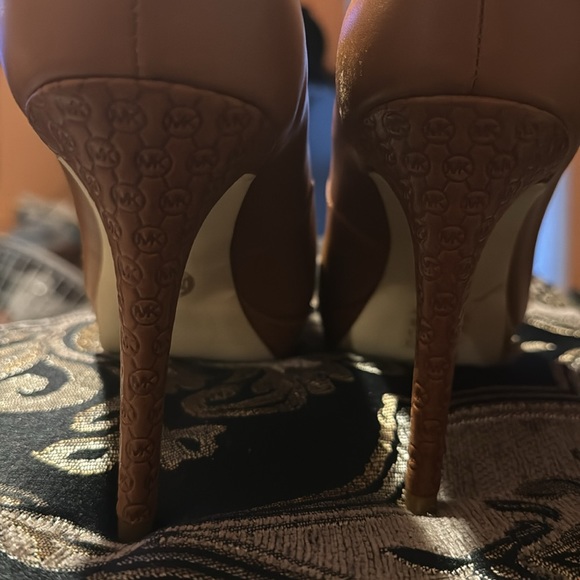 Michael Michael Kors Signature Women's Chantal Leather Platform Pump Size 10 - Picture 4 of 6